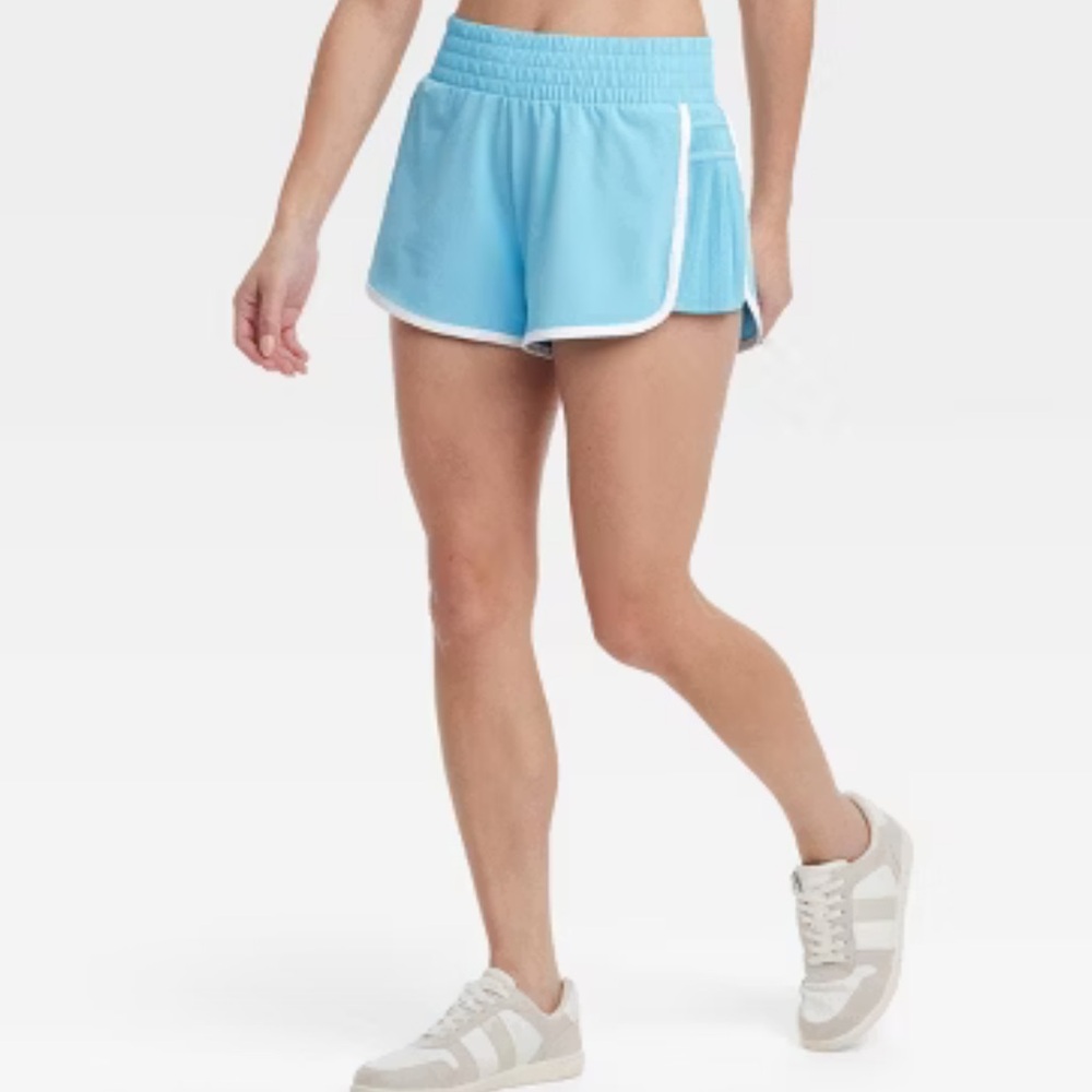 All‎ In Motion Women's Woven Mid-Rise Piped Dolphin Shorts 2.5"